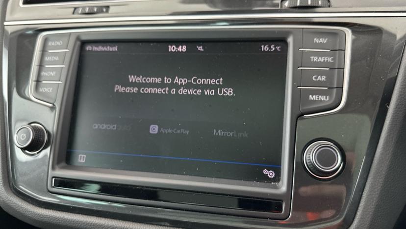 Apple Car Play & Android Auto