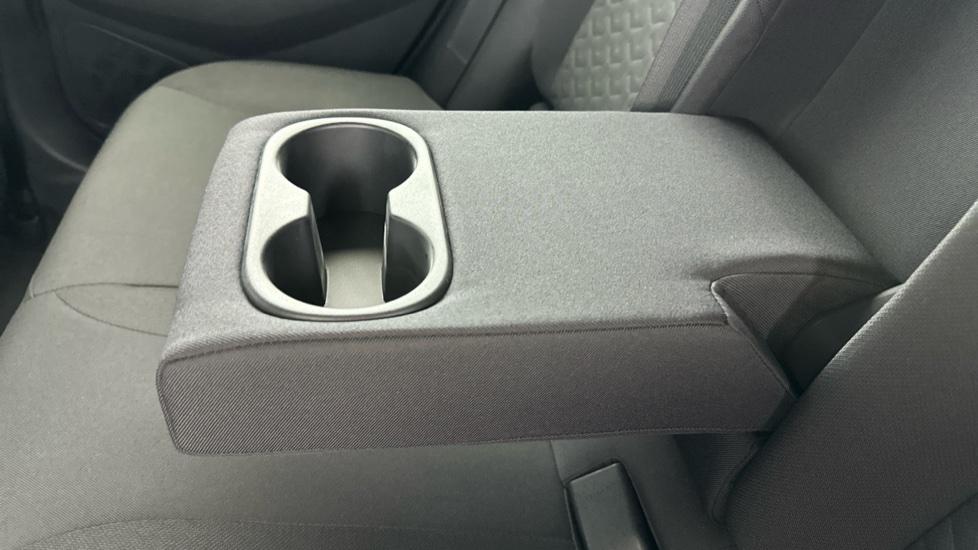 Rear Armrest/ Cup Holder