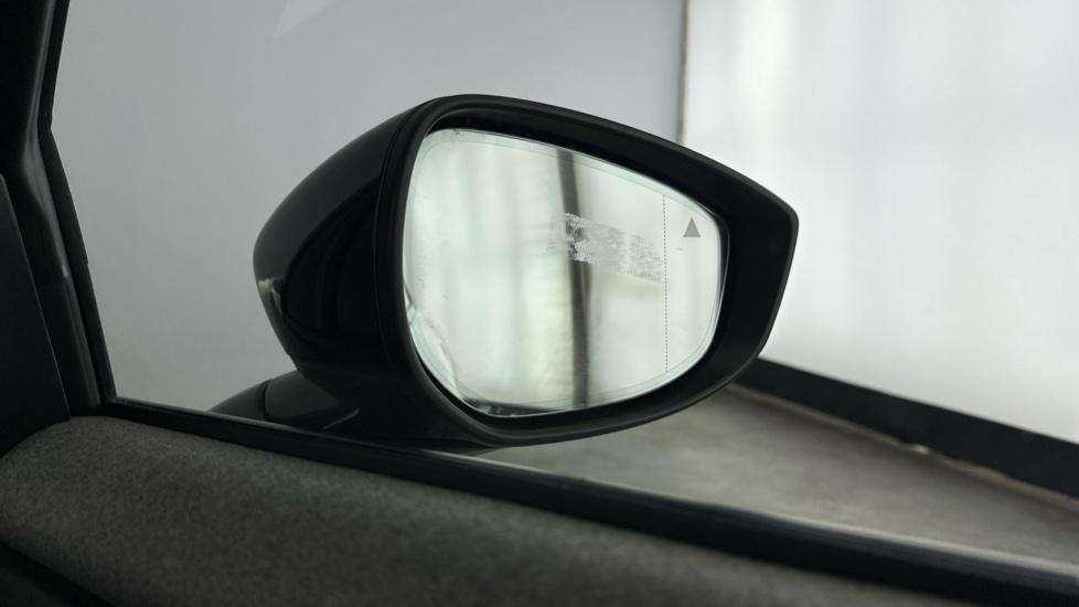 Blind spot monitoring system 