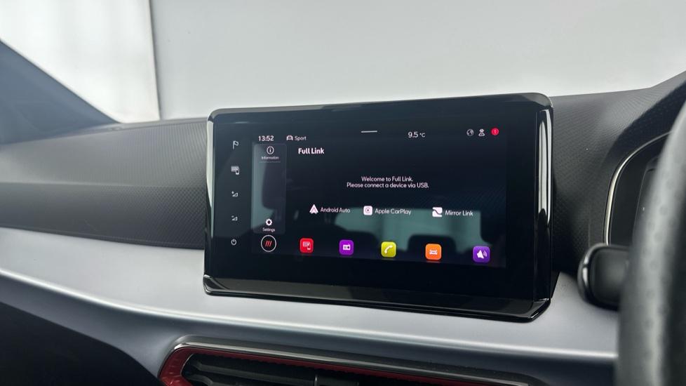 Apple Car Play & Android Auto