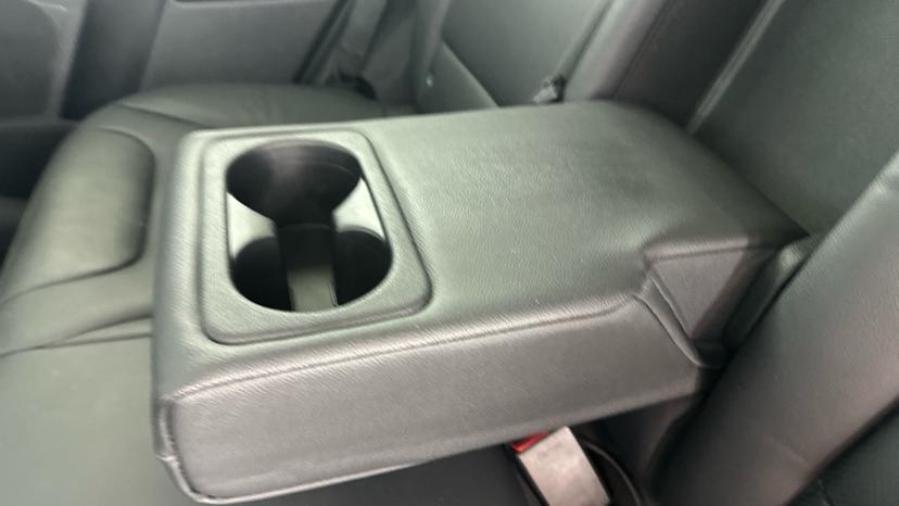 Rear Armrest/ Cup Holder