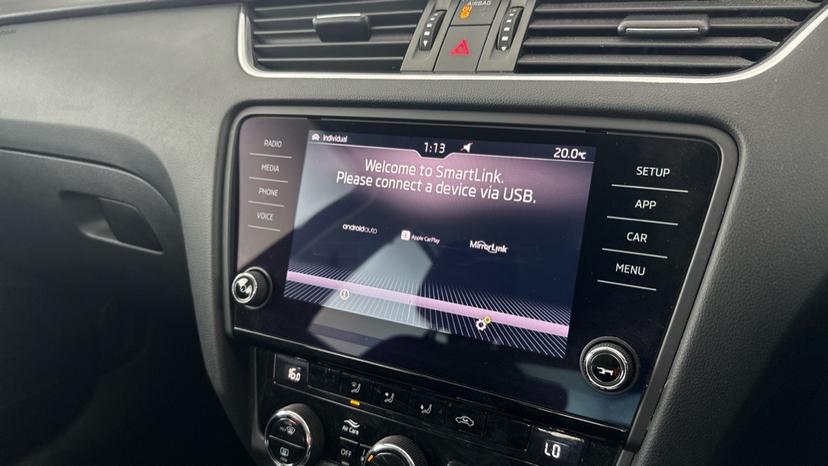 Apple Car Play & Android Auto