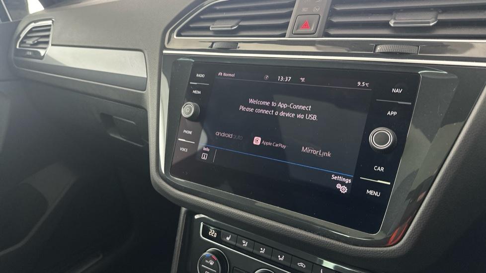 Apple Car Play & Android Auto