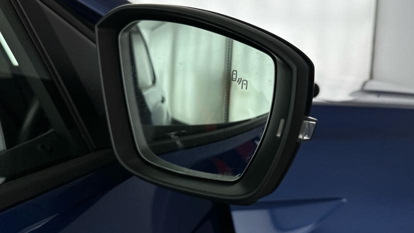 Blind spot monitoring system 