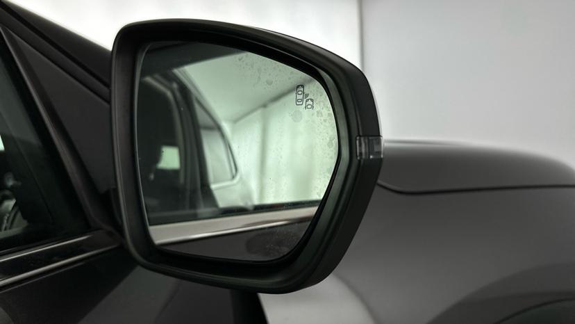 Blind spot monitoring system 