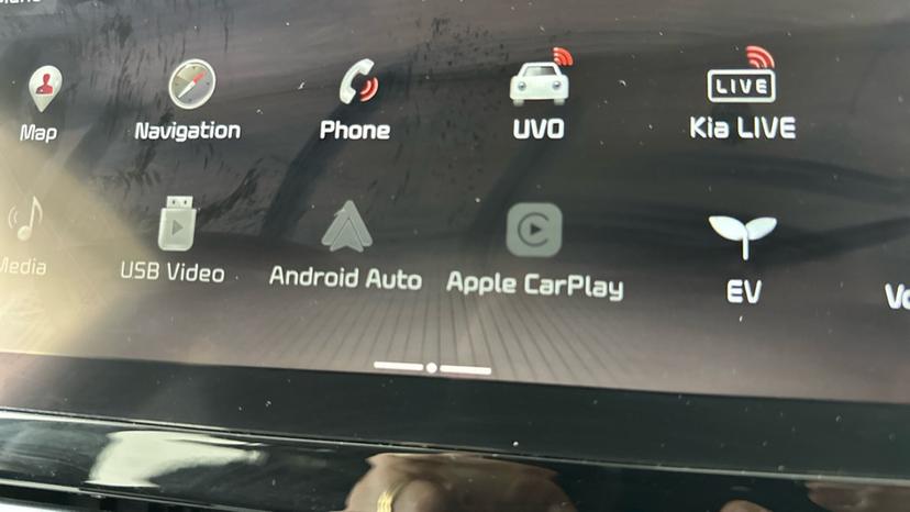 Apple Car Play & Android Auto