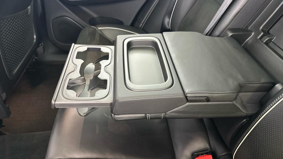 Rear Armrest/ Cup Holder