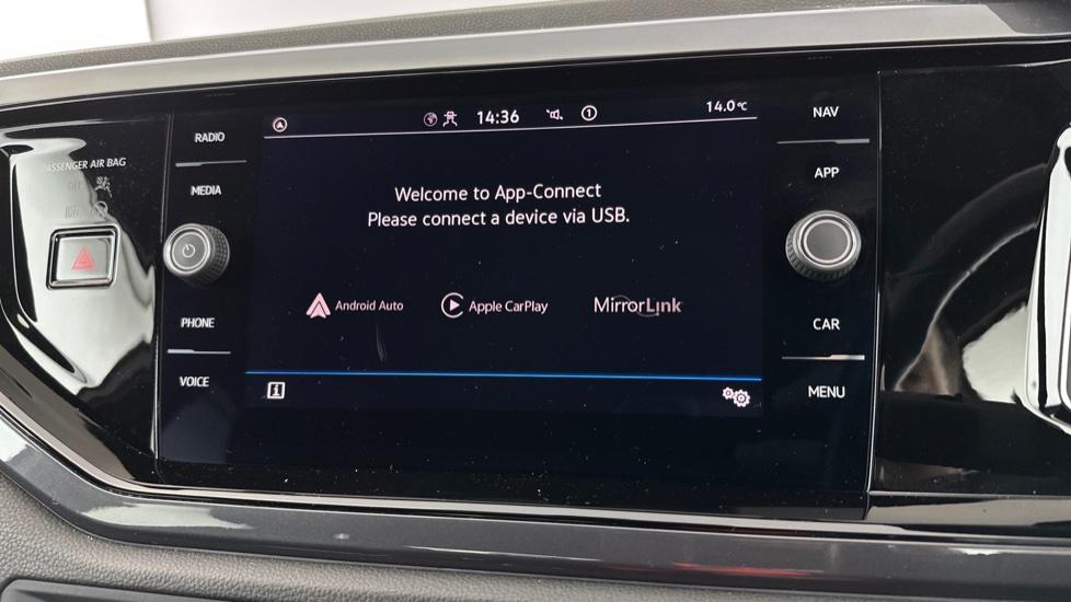 Apple CarPlay / Android Auto 