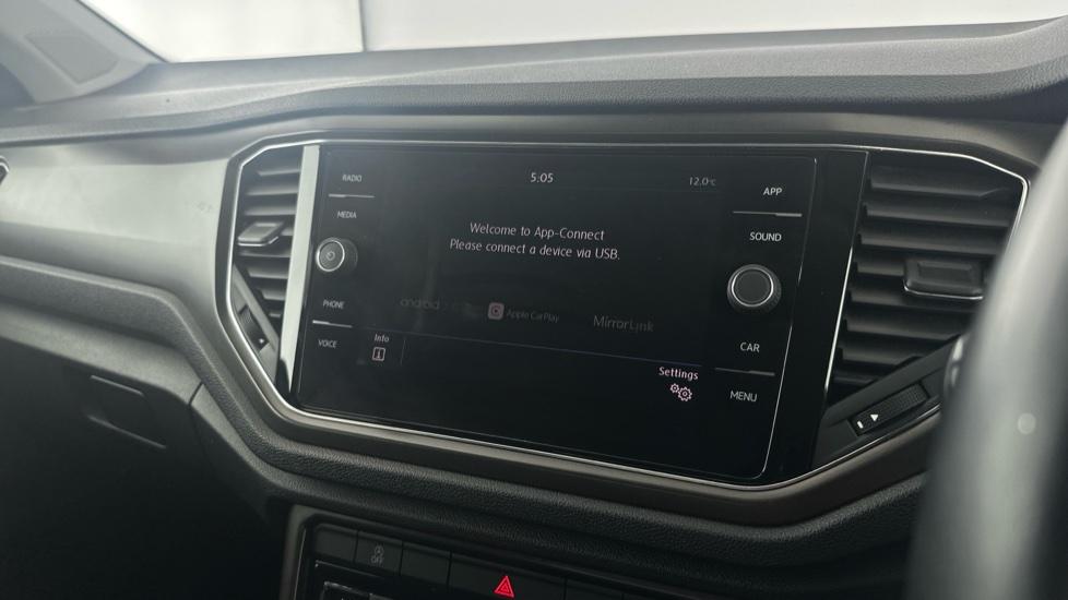 Apple Car Play & Android Auto