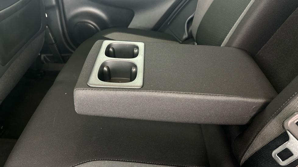 Rear Armrest/ Cup Holder