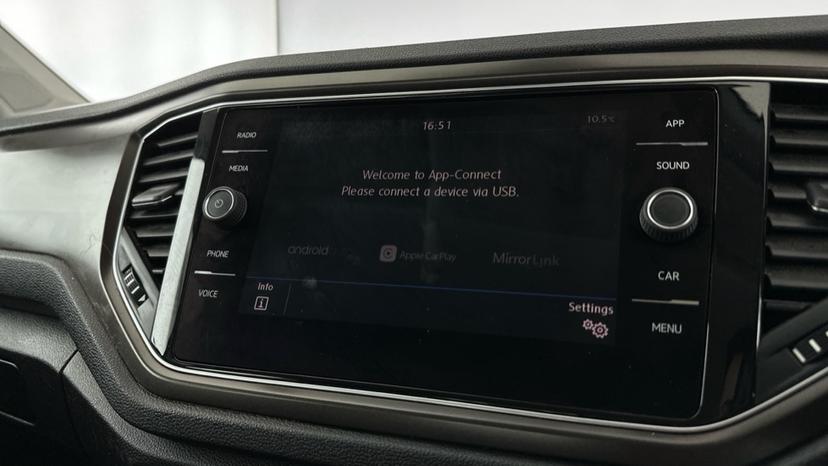 Apple CarPlay / Android Auto