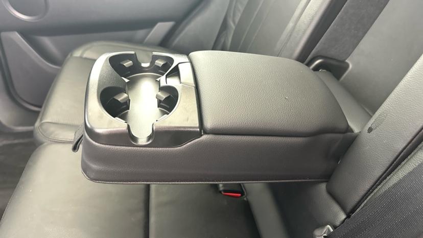 Rear Armrest/ Cup Holder