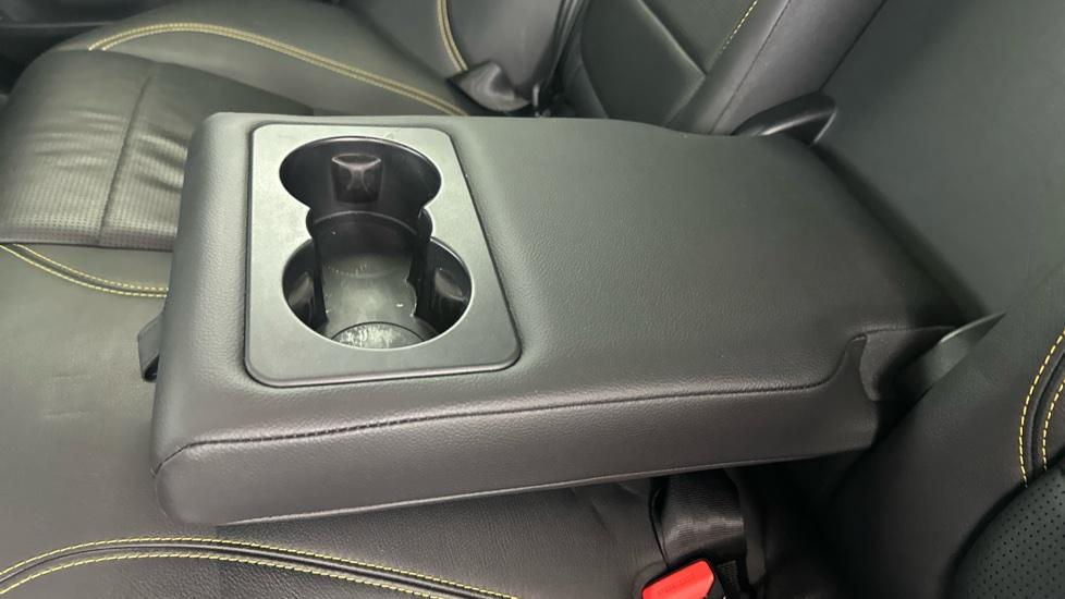 Rear Armrest/ Cup Holder