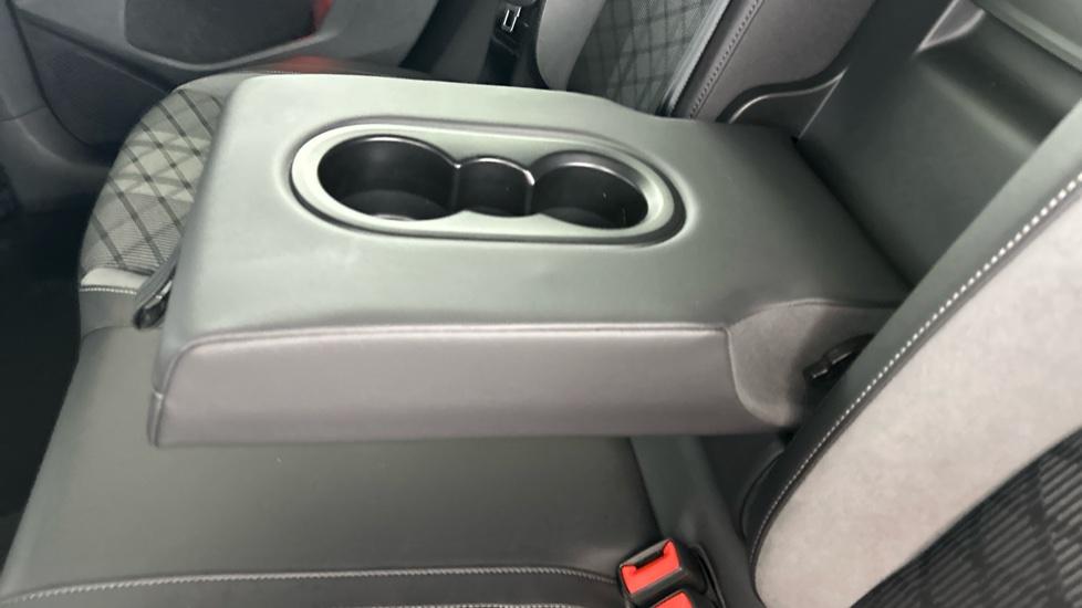 Rear Armrest/ Cup Holder