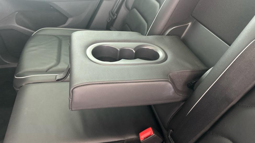 Rear Armrest/ Cup Holder