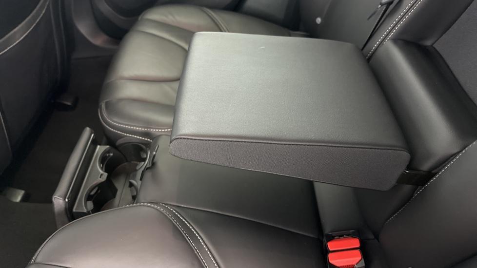 Rear Armrest/ Cup Holder