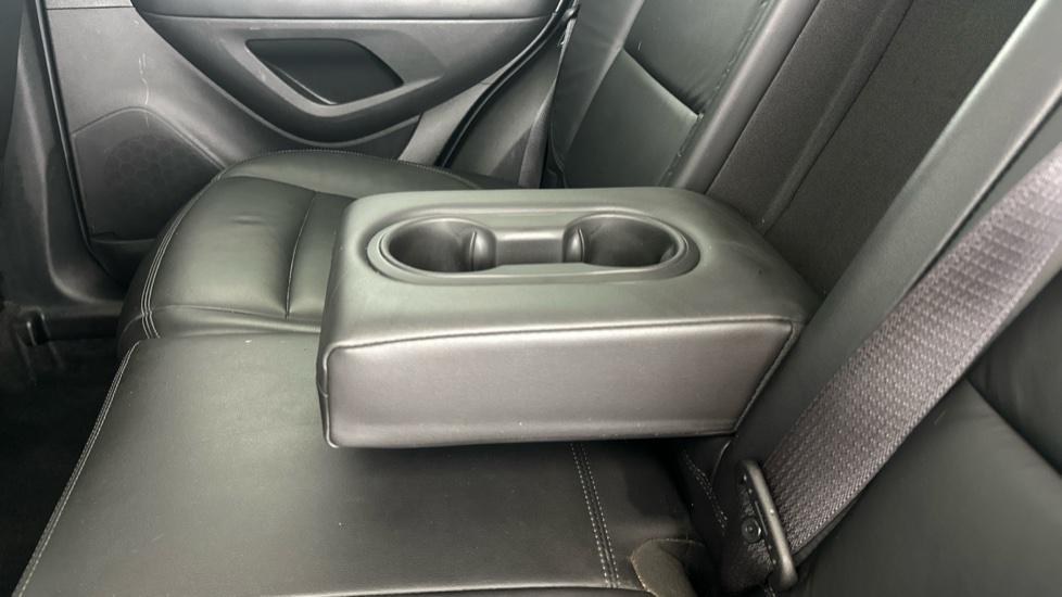 Rear Armrest/ Cup Holder