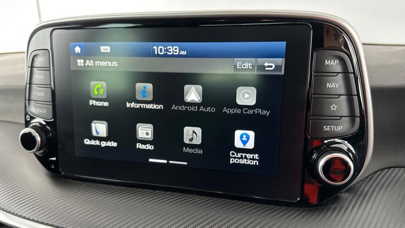 Apple CarPlay / Android Auto 