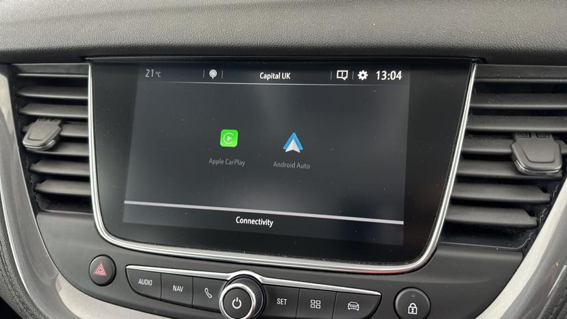 Apple CarPlay / Android Auto 