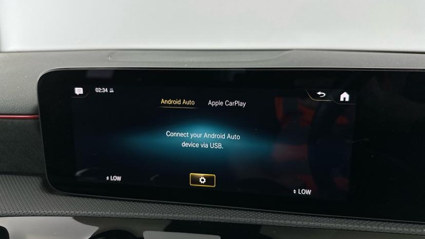 Apple Car Play & Android Auto