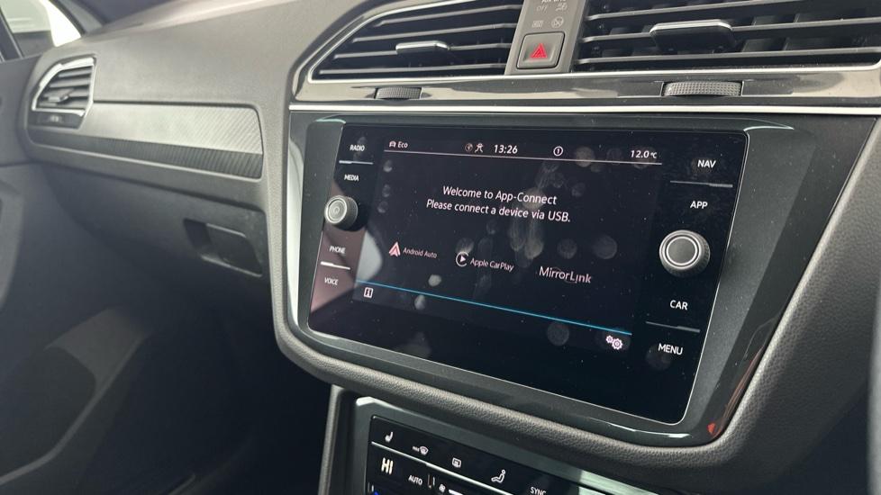 Apple Car Play & Android Auto