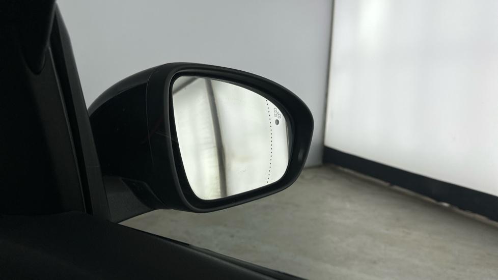 Blind spot monitoring system 