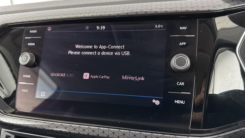 Apple CarPlay / Android Auto 