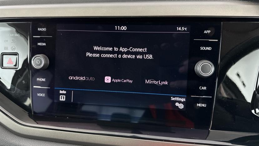 Apple Car Play & Android Auto