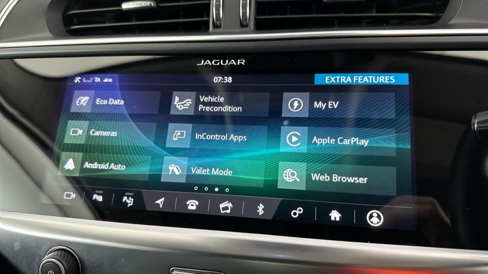 Apple CarPlay / Android Auto 