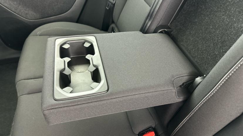 Rear Armrest/ Cup Holder