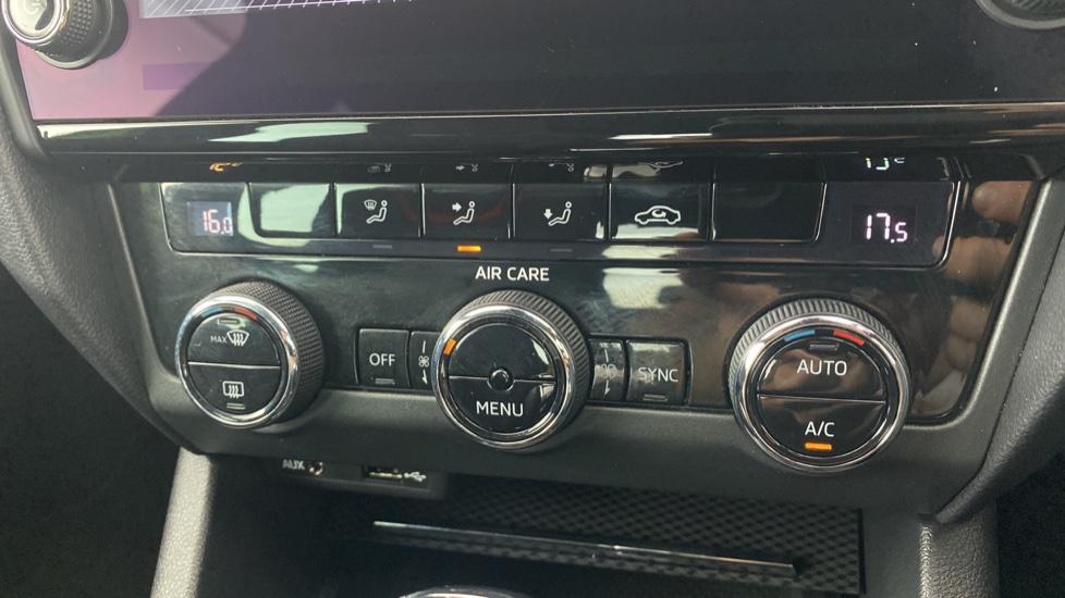 Dual Climate Control 