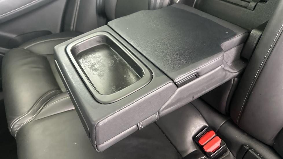 Rear Armrest/ Cup Holder