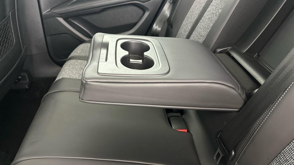 Rear Armrest/ Cup Holder