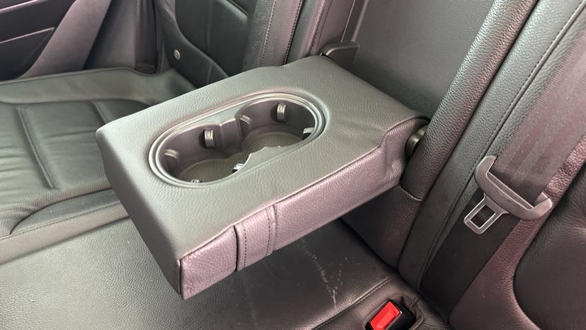 Rear Armrest/ Cup Holder