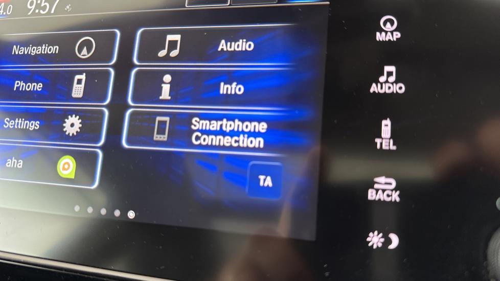 Apple CarPlay / Android Auto 