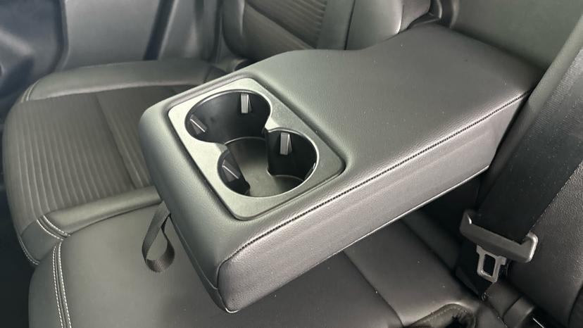 Rear Armrest/ Cup Holder