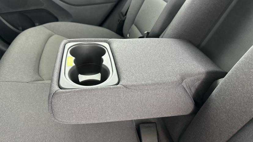 Rear Armrest/ Cup Holder