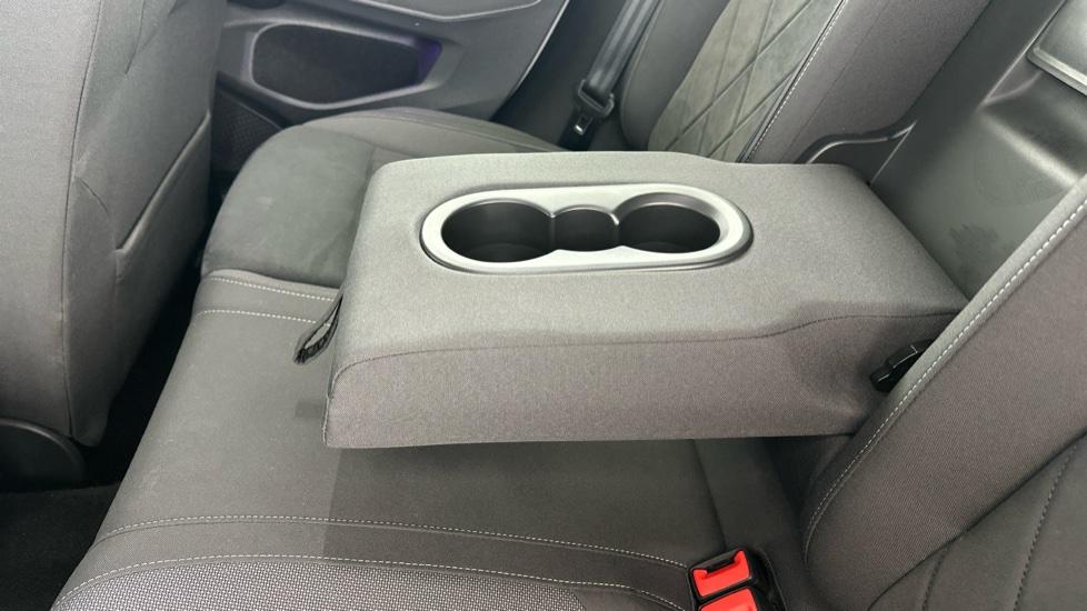 Rear Armrest/ Cup Holder