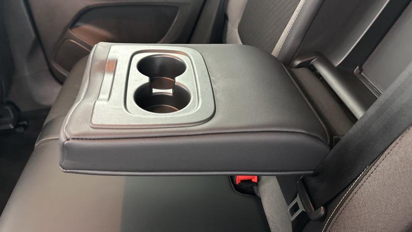 Rear Armrest/ Cup Holder