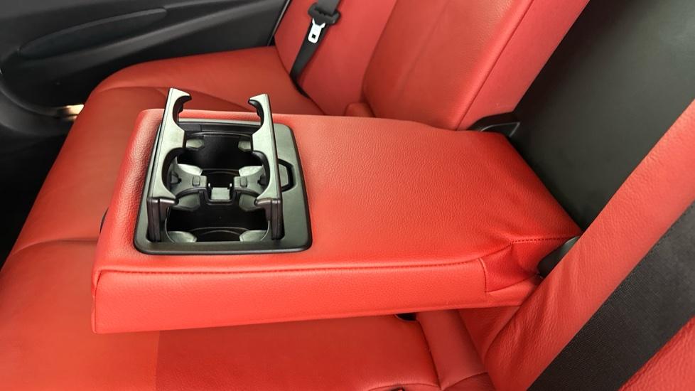 Rear Armrest/ Cup Holder