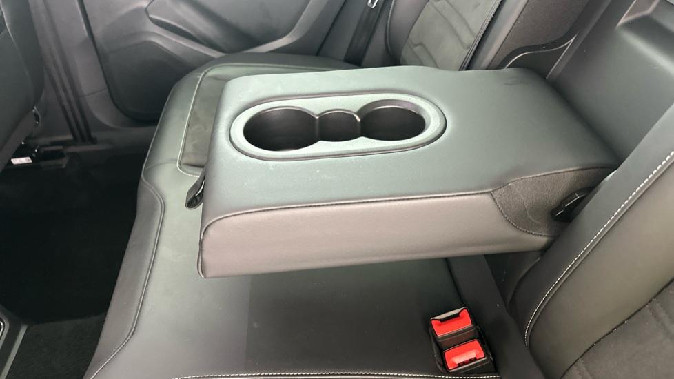 Rear Armrest/ Cup Holder