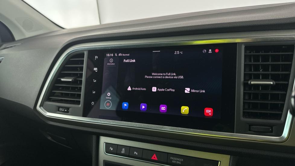 Apple Car Play & Android Auto