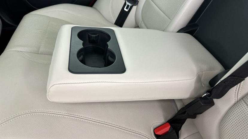 Rear Armrest/ Cup Holder