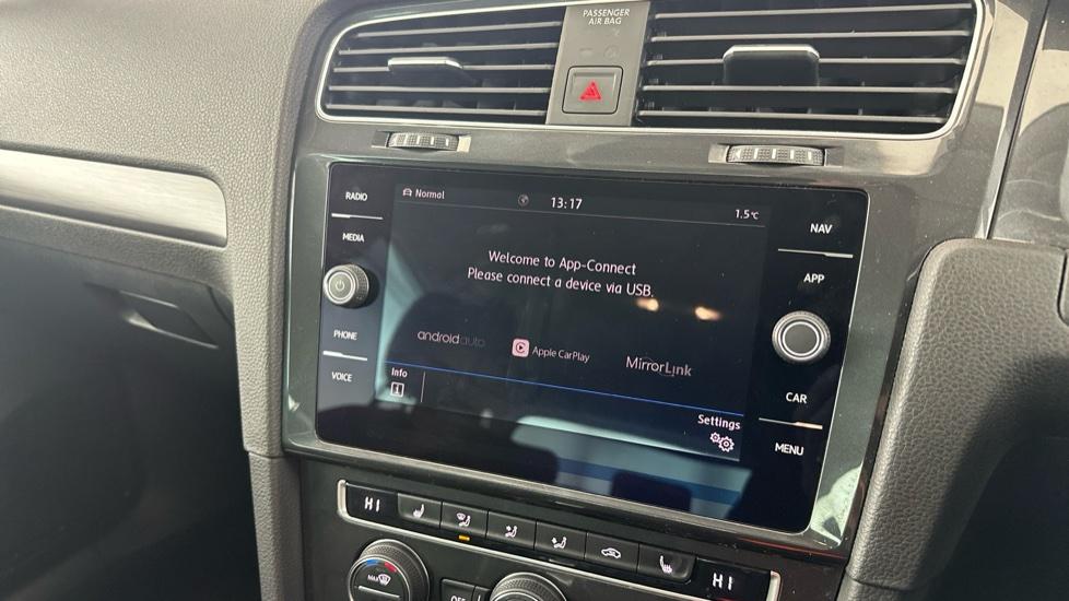 Apple Car Play & Android Auto