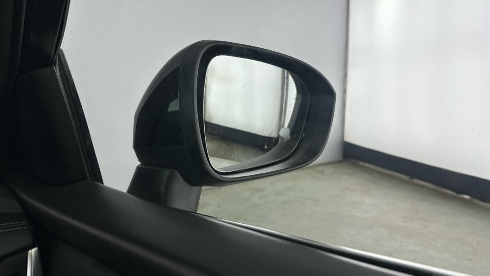 Blind spot monitoring system 