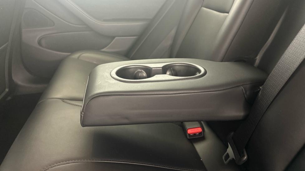 Rear Armrest/ Cup Holder