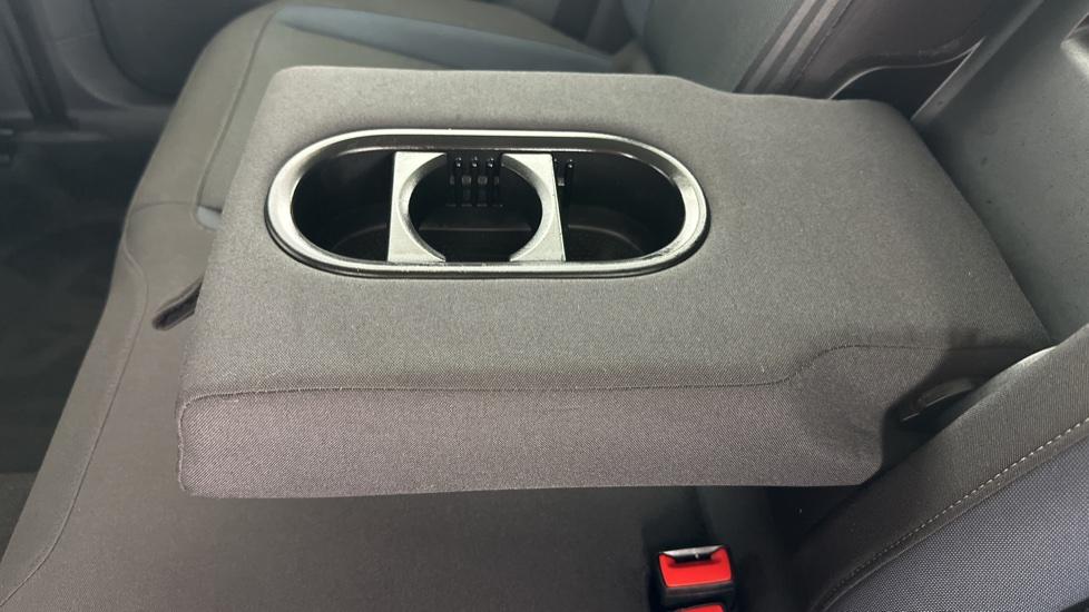 Rear Armrest/ Cup Holder