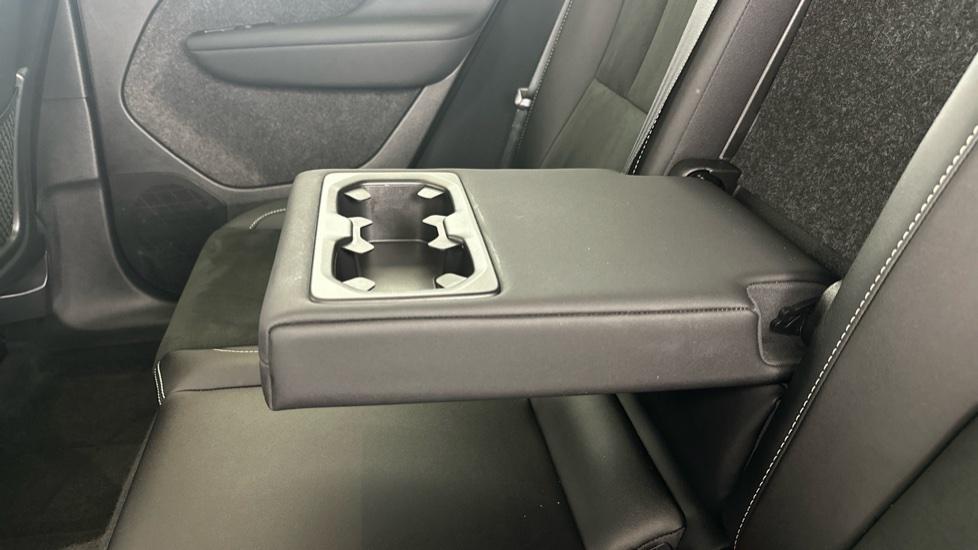 Rear Armrest/ Cup Holder