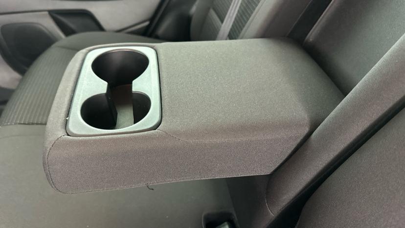 Rear Armrest/ Cup Holder