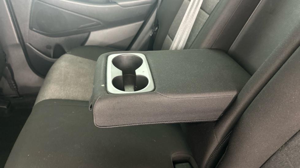 Rear Armrest/ Cup Holder